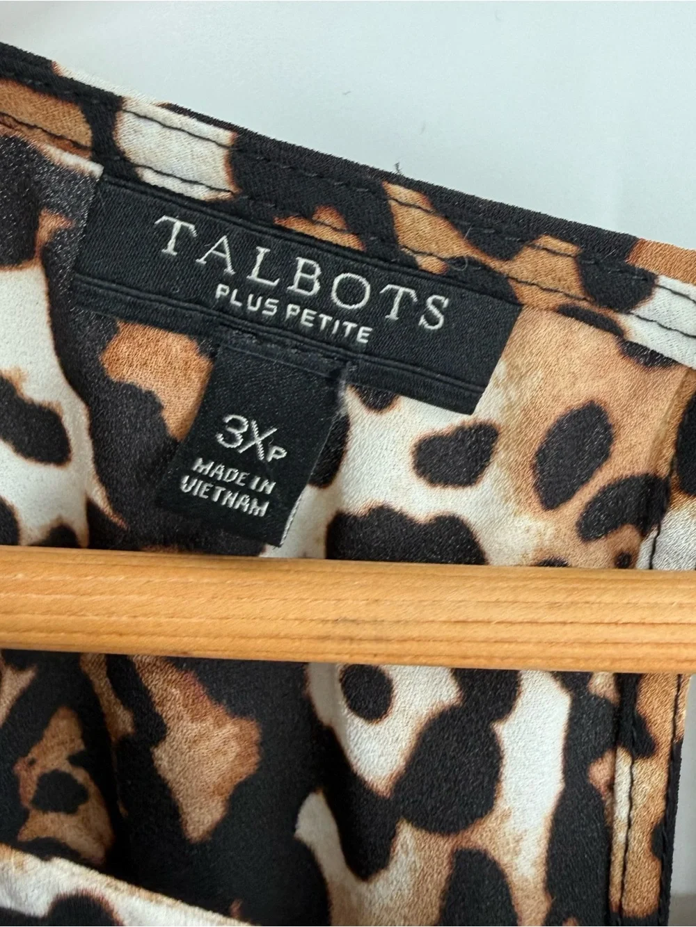 Talbots Blouse Top 3/4 Cuffed Sleeves Size 3XP Animal Print Pullover Tunic